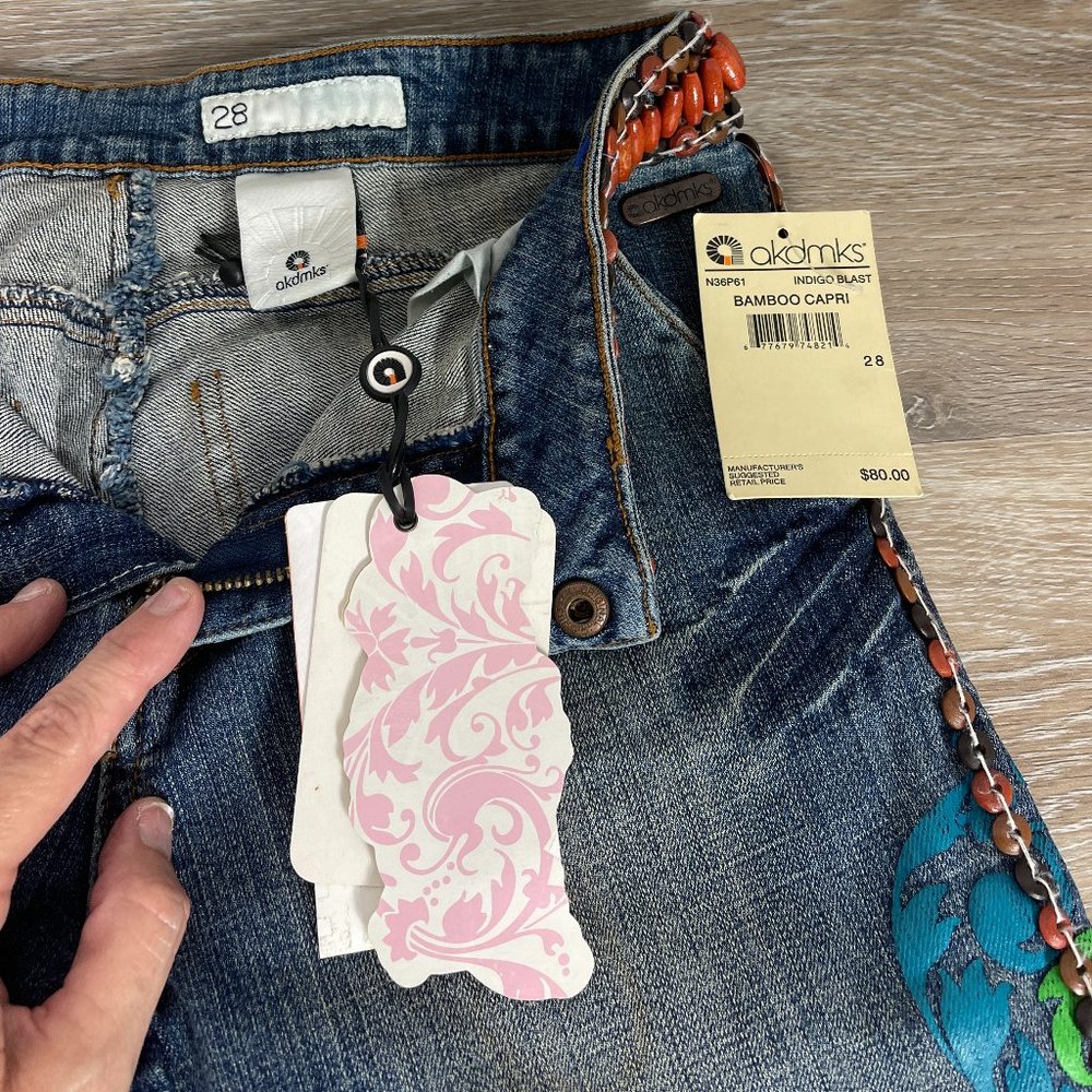 NWT AKDMKS WOMEN'S BAMBOO CAPRI BOHO HIPPIE BEADED JEANS SIZE 28 - Picture 3 of 16